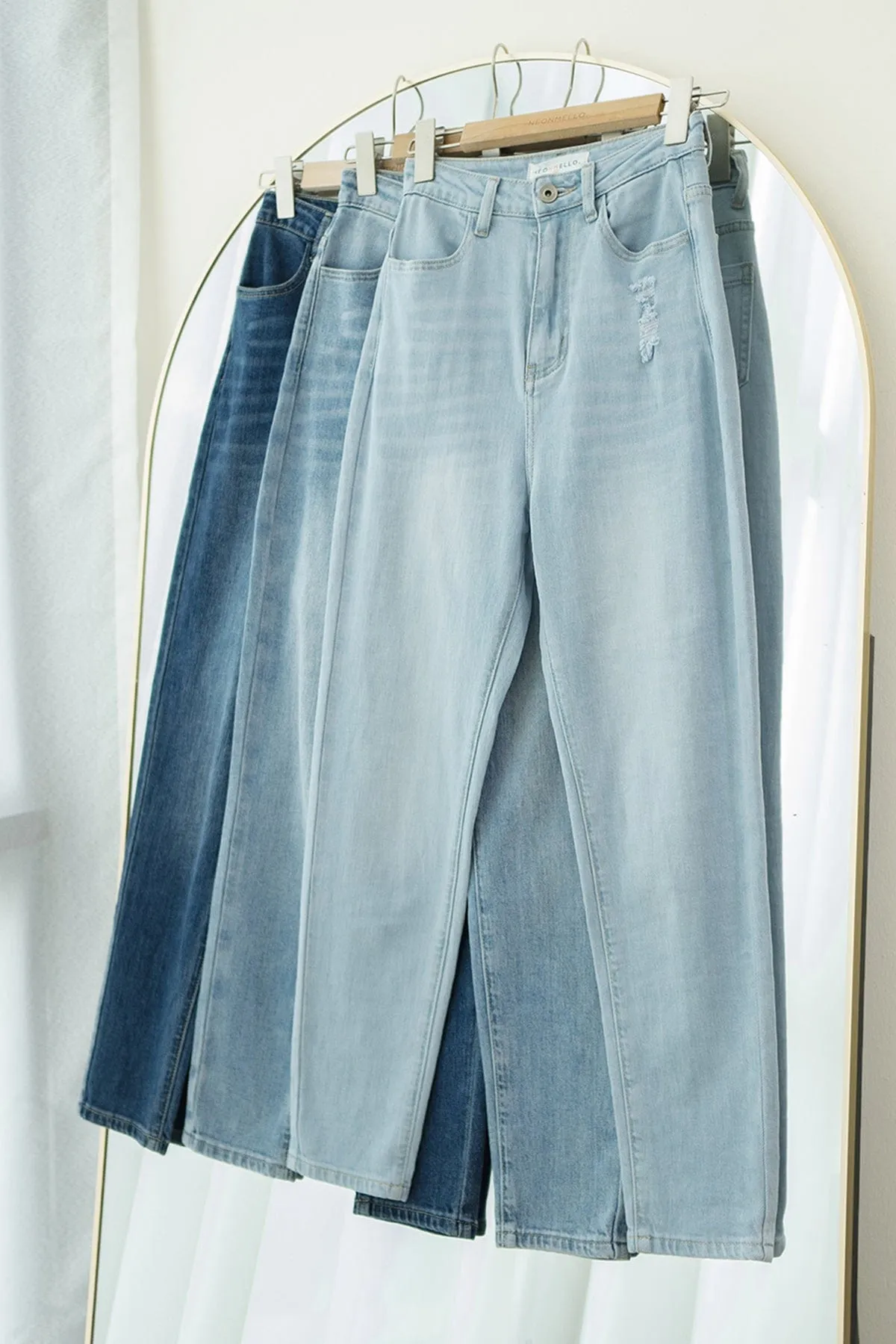 DEBBY BOYFRIEND JEANS IN LIGHT WASH