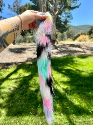 Pastel & Black Hue Speckle Tail