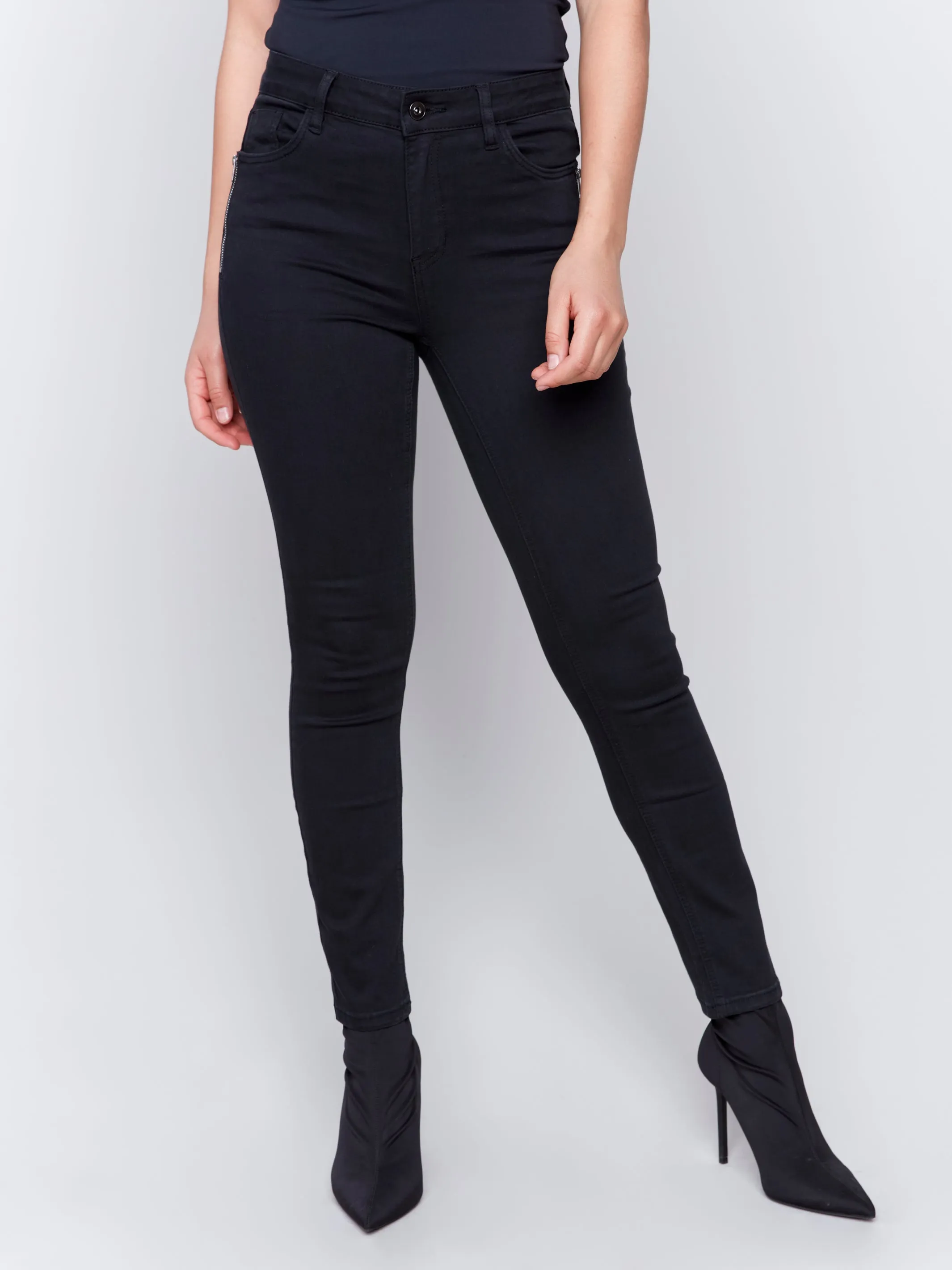 Skinny Leg Jeans with Zipper Pocket Detail